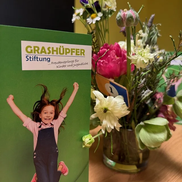 Happy Birthday! 5 Jahre Grashüpfer Stiftung! Freudensprünge für Kinder und Jugendliche.