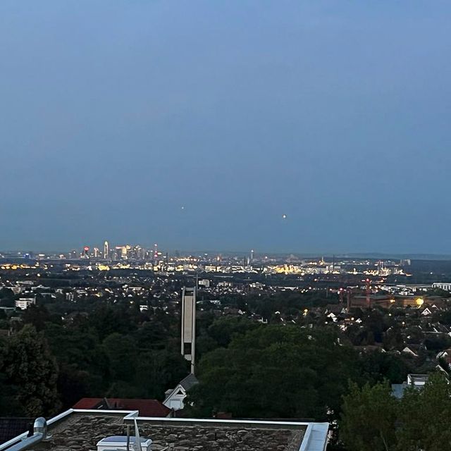 Best & Partner Immobilien - Galerie zur Einweihung Penthouse - atemberaubender Blick inklusive!