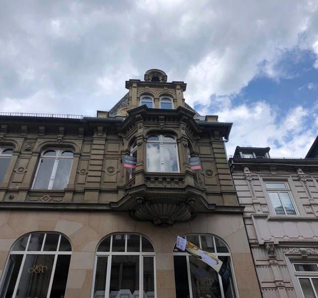 Best & Partner Immobilien - Galerie - Werbung in anderen Städten an Fassaden
