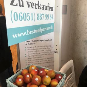 Best & Partner Immobilien - Galerie - Gesundheitsmesse Aschaffenburg Apfelkiste