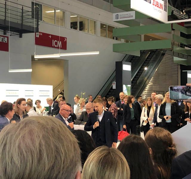 Best & Partner Immobilien - Galerie Expo Real München Versammlung