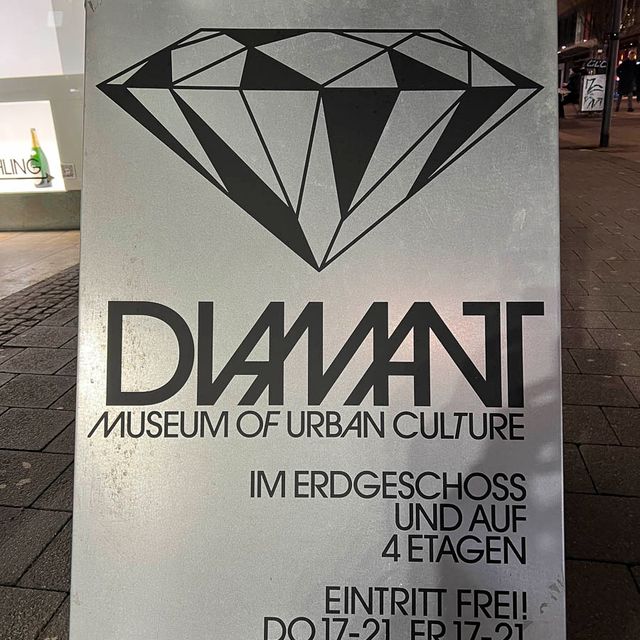 Best & Partner Immobilien - DIAMANT 6 - ANARCHITEKTUR in Offenbach - radikale, grenzüberschreitenden Positionen im Themenfeld Architektur und Wohnen