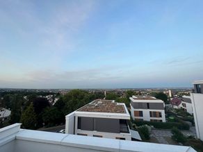 Best & Partner Immobilien - Galerie zur Einweihung Penthouse - atemberaubender Blick inklusive!