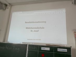 Best & Partner Immobilien - Galerie zum Berufsinformationstag Mädchenrealschule St. Joseph in Großauheim